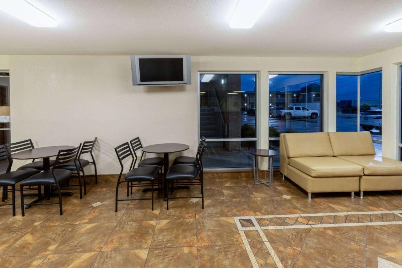 Hotel Super 8 By Wyndham Seguin Extérieur photo