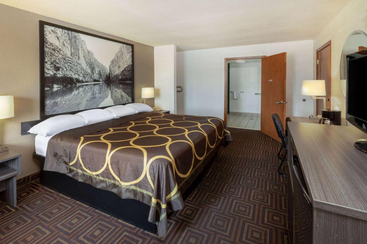 Hotel Super 8 By Wyndham Seguin Extérieur photo