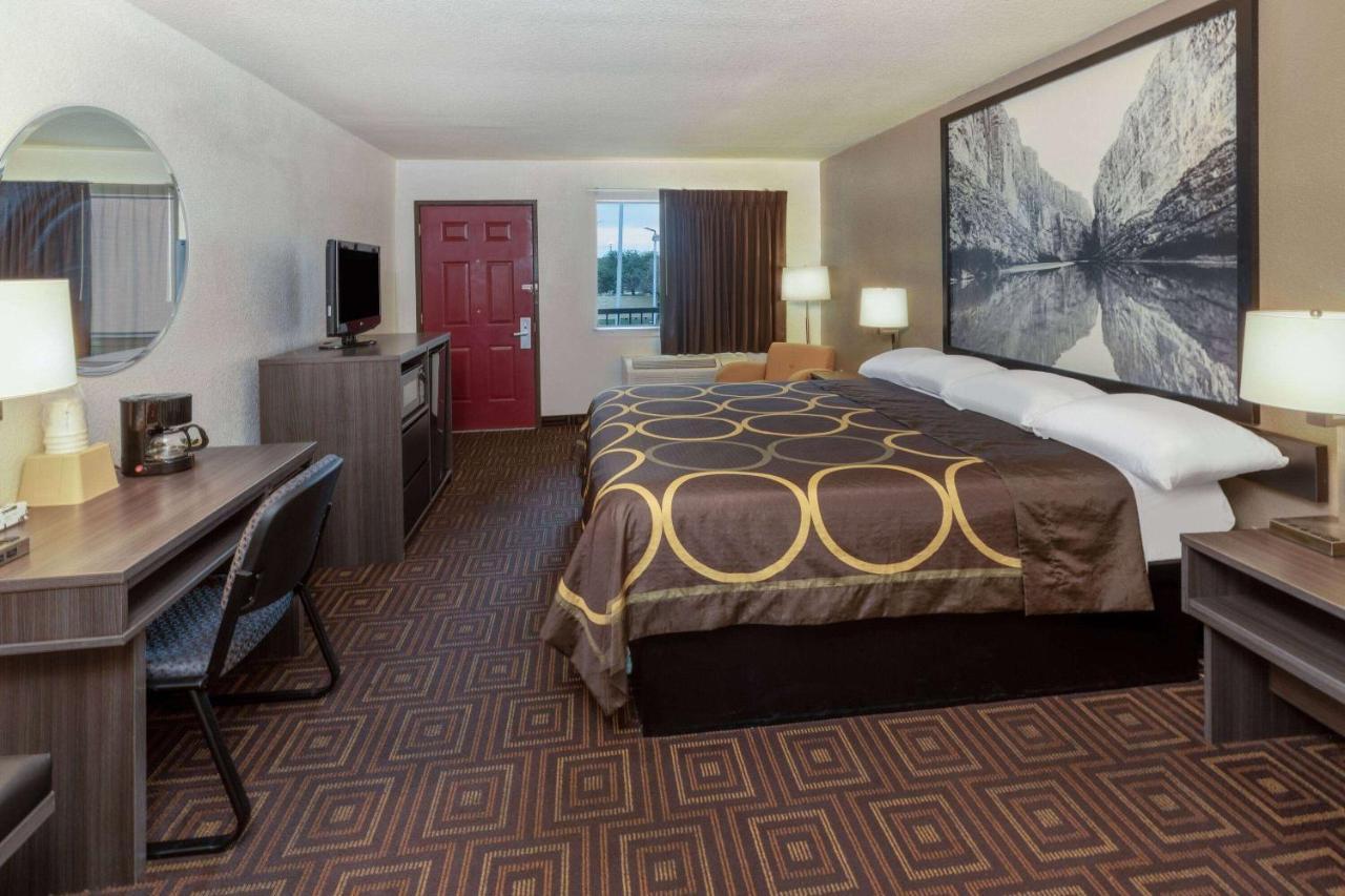 Hotel Super 8 By Wyndham Seguin Extérieur photo