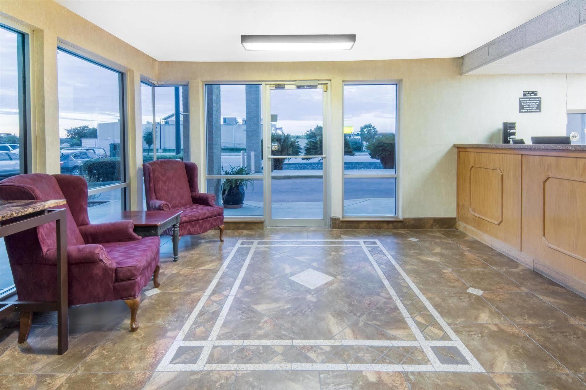 Hotel Super 8 By Wyndham Seguin Extérieur photo
