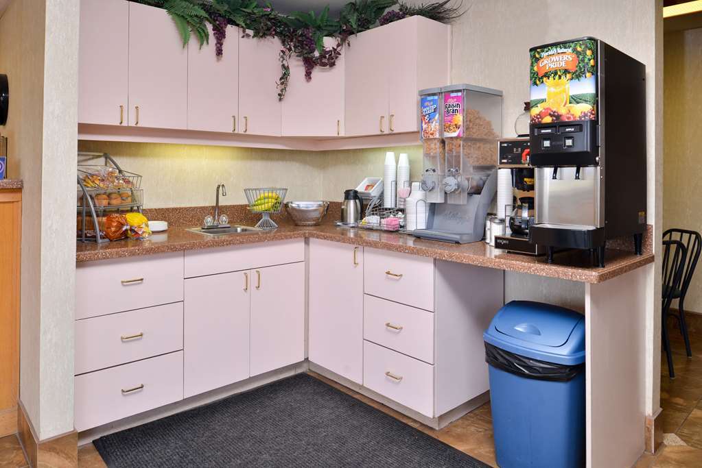 Hotel Super 8 By Wyndham Seguin Restaurant photo