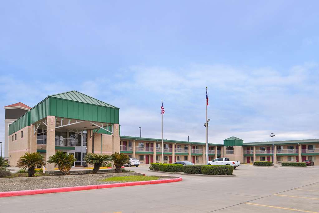 Hotel Super 8 By Wyndham Seguin Extérieur photo